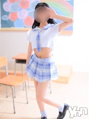 りあ(18) 身長154cm、スリーサイズB85(C).W57.H84。甲府デリヘル LOVE CLOVER(ラブクローバー)在籍。