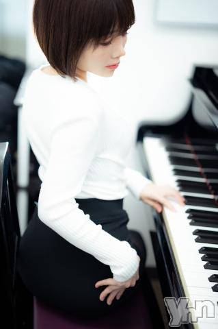 甲府ソープオレンジハウス えむ(27)の4月23日写メブログ「🌸お昼の顔🎹」