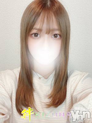 もえ(22) 身長157cm、スリーサイズB91(E).W56.H88。甲府デリヘル 山梨デリヘル　絆　甲府店(ヤマナシデリヘル　キズナ　コウフテン)在籍。