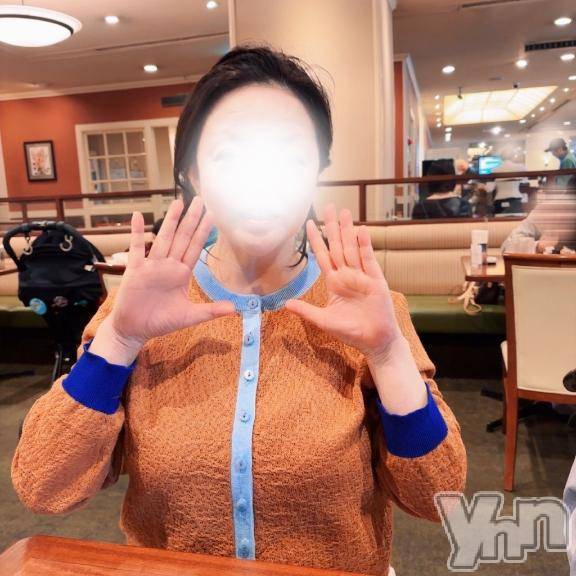 甲府デリヘル甲府人妻隊(コウフヒトヅマタイ) えり(50)の10月11日写メブログ「家族でお墓参り。そのあとの、いつものお昼ごはん」