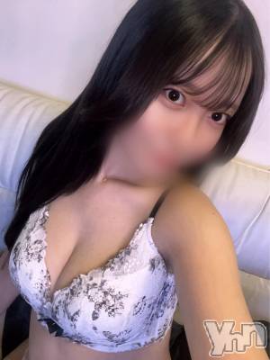 べに(22) 身長162cm、スリーサイズB90(F).W56.H88。甲府ソープ オレンジハウス在籍。