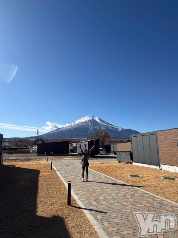 甲府ソープ石蹄(セキテイ) しゅり(28)の12月20日写メブログ「山中湖グランピング、ずるい癒し🫧」