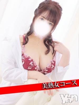 新人ひなみ(40) 身長155cm、スリーサイズB90(G以上).W63.H95。甲府デリヘル 甲府人妻隊(コウフヒトヅマタイ)在籍。