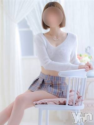 すい(22) 身長163cm、スリーサイズB85(C).W56.H84。甲府デリヘル LOVE CLOVER(ラブクローバー)在籍。