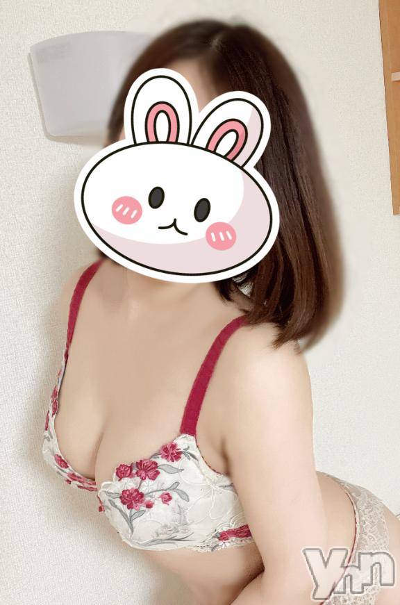 甲府デリヘル甲府人妻城(コウフヒトヅマジョウ) あすな(29)の7月21日写メブログ「ホテルスイート🩷ワインのお兄さん🥰」