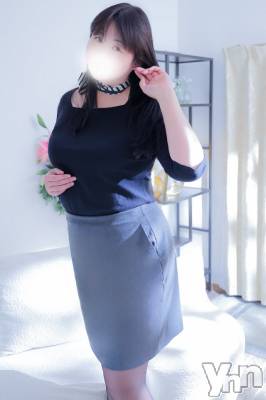 あや(47) 身長173cm、スリーサイズB88(D).W62.H88。 甲府人妻城在籍。