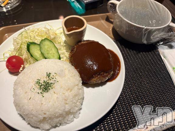 甲府デリヘル甲府人妻城(コウフヒトヅマジョウ) めいさ(24)の3月1日写メブログ「ホテル飯‼️」