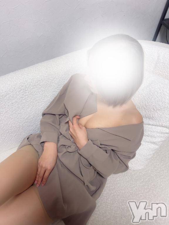 甲府デリヘル甲府人妻城(コウフヒトヅマジョウ) ももえ(28)の4月2日写メブログ「22時から出勤します♡」