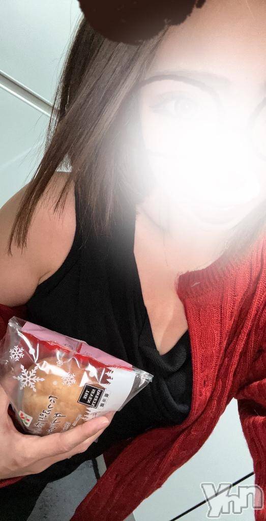 甲府デリヘル甲府人妻城(コウフヒトヅマジョウ)ももえ(28)の2025年12月25日写メブログ「ねれない😯」