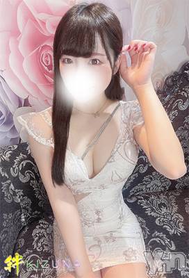 みお(23) 身長160cm、スリーサイズB90(F).W57.H86。甲府デリヘル 山梨デリヘル　絆　甲府店(ヤマナシデリヘル　キズナ　コウフテン)在籍。