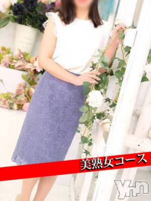 まり(40) 身長155cm、スリーサイズB83(B).W59.H83。甲府デリヘル 甲府人妻隊(コウフヒトヅマタイ)在籍。