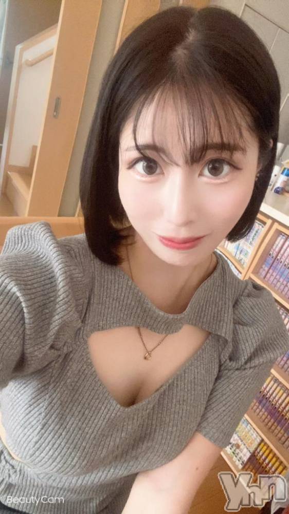 甲府ソープオレンジハウス あゆ(24)の10月5日写メブログ「初出勤完売御礼🙇‍♂️😆」