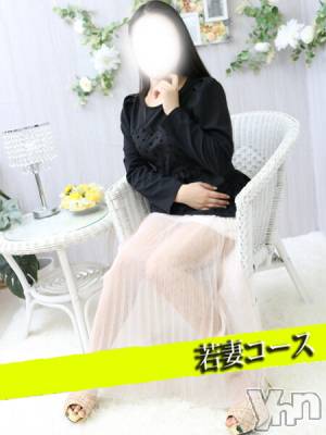 ひびき(25) 身長153cm、スリーサイズB88(E).W59.H85。甲府デリヘル 甲府人妻隊(コウフヒトヅマタイ)在籍。