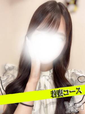 なな(19) 身長155cm、スリーサイズB88(D).W59.H86。甲府デリヘル 甲府人妻隊(コウフヒトヅマタイ)在籍。