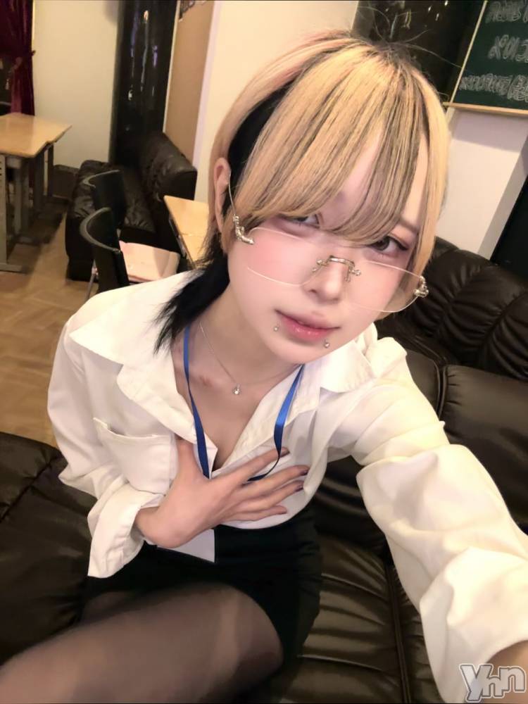 ���ܥ��ʥå��������륺�С����󥫥ե� Home Room(���󥫥ե��ۡ���롼��) ����3��6���̥�֥����֤��ޤ�����