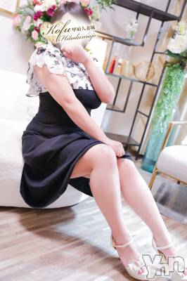 ひかり(35) 身長163cm、スリーサイズB110(G以上).W62.H90。甲府デリヘル 甲府人妻城(コウフヒトヅマジョウ)在籍。