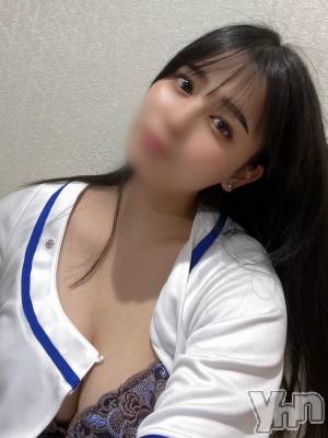 べる(24) 身長167cm、スリーサイズB88(E).W57.H90。甲府ソープ オレンジハウス在籍。