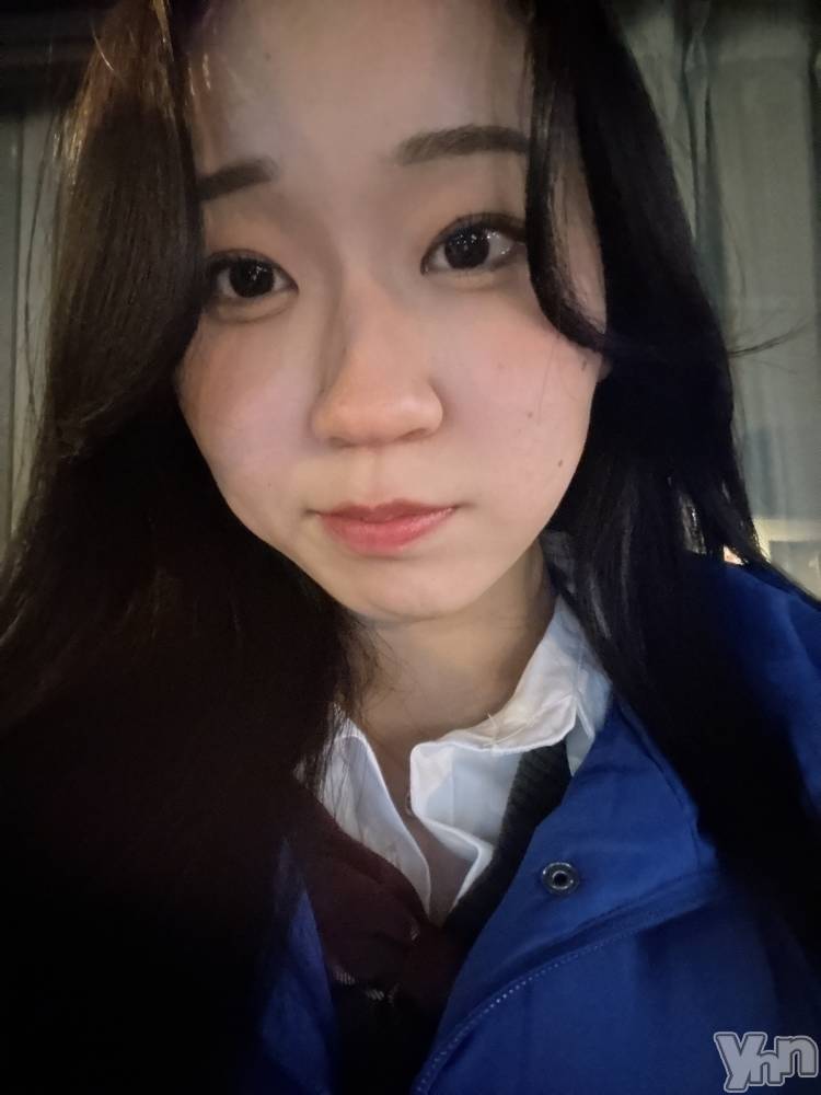 ���ܥ��ʥå��������륺�С����󥫥ե� Home Room(���󥫥ե��ۡ���롼��) �ᤤ��3��14���̥�֥�����20������жФ��Ƥ���