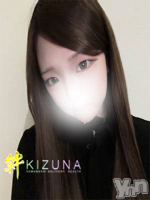 みな(18) 身長159cm、スリーサイズB89(E).W56.H86。甲府デリヘル 山梨デリヘル　絆　甲府店(ヤマナシデリヘル　キズナ　コウフテン)在籍。