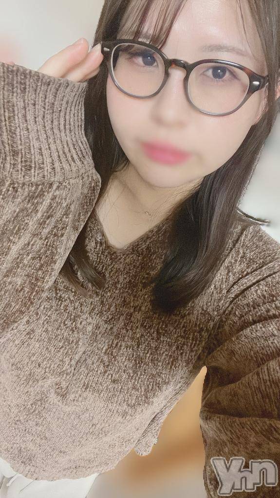 甲府デリヘル甲府人妻城(コウフヒトヅマジョウ)きほ(26)の2026年5月6日写メブログ「😼🕶✨️」
