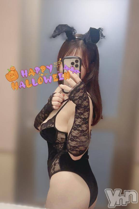 甲府デリヘル甲府人妻城(コウフヒトヅマジョウ)きほ(26)の2026年10月31日写メブログ「お菓子くれなきゃ…？👻💕」