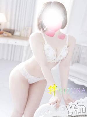 なゆ(20) 身長158cm、スリーサイズB86(C).W55.H84。甲府デリヘル 山梨デリヘル　絆　甲府店(ヤマナシデリヘル　キズナ　コウフテン)在籍。