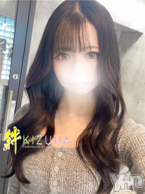 じゅり(24) 身長160cm、スリーサイズB89(E).W56.H87。甲府デリヘル 山梨デリヘル　絆　甲府店(ヤマナシデリヘル　キズナ　コウフテン)在籍。