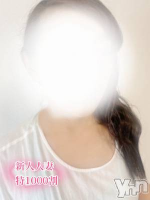 しずく(38) 身長163cm、スリーサイズB82(C).W57.H86。甲府デリヘル 甲府人妻デリヘル倶楽部(コウフヒトヅマデリヘルクラブ)在籍。
