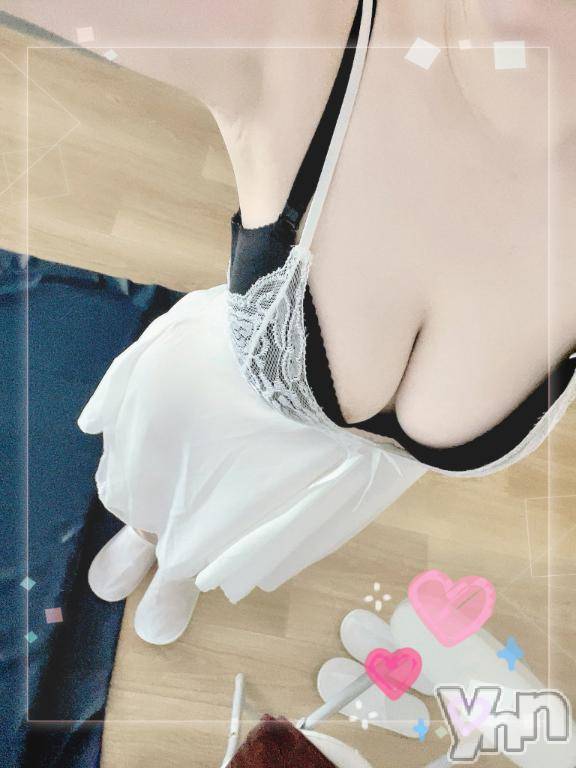 甲府デリヘル甲府人妻城(コウフヒトヅマジョウ)のえる(28)の2026年8月3日写メブログ「挟まれたい…？🥧」