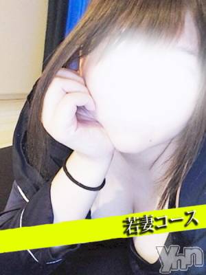 あいす(18) 身長165cm、スリーサイズB99(G以上).W65.H98。甲府デリヘル 甲府人妻隊(コウフヒトヅマタイ)在籍。