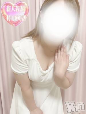 なるみ【若妻】(24) 身長158cm、スリーサイズB82(E).W57.H88。甲府デリヘル 甲府人妻デリヘル倶楽部(コウフヒトヅマデリヘルクラブ)在籍。