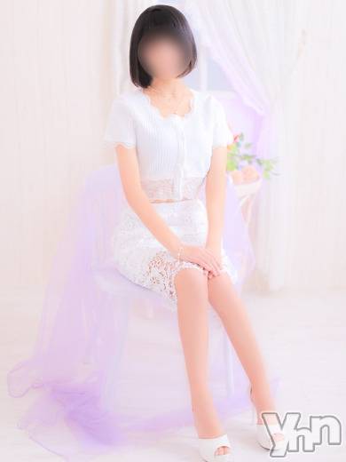 甲府デリヘル(ラブクローバー)の2023年11月1日お店速報「Hなセクシー秘書系「みかさちゃん（22）」入店」