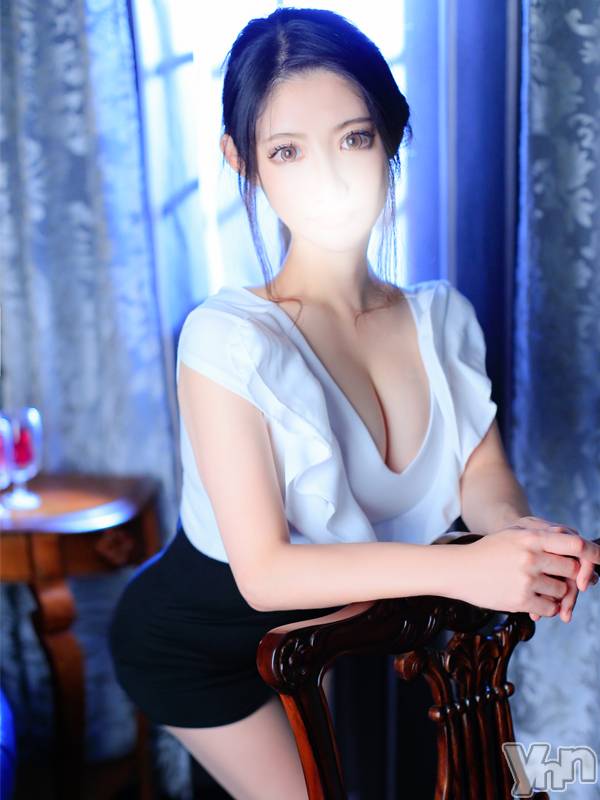 甲府デリヘル(ヤマナシヒトヅマデリヘルノートイエナイオンナタチ)の2022年8月9日お店速報「色気が溢れ出ちゃってる美人若妻！！」